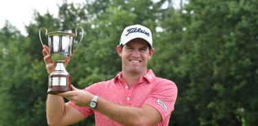 Ricardo Gouveia trophy