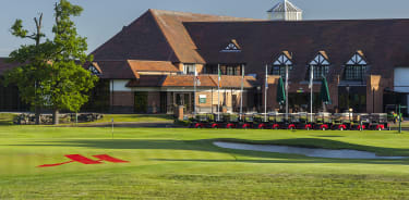 The 18th green at Forest of Arden