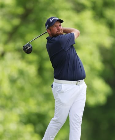 Lowry surges into contention on Moving Day