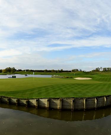 Le Golf National 18th