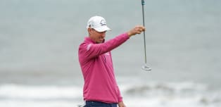 Steven Alker takes narrow lead into weekend in Wales