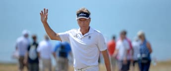 Record-breaking Langer extends his advantage 