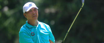 Zhang primed to make Senior Open history