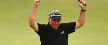 Clarke climbs into contention for Race to Dubai crown
