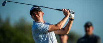 Blommé goes low to lead in Port Elizabeth