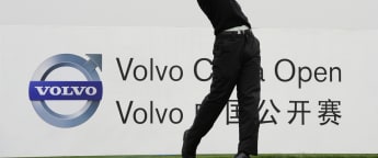 Strange settled ahead of title defence