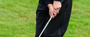 Harrington establishes one shot lead