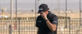 Mickelson makes nine birdies during opening 66