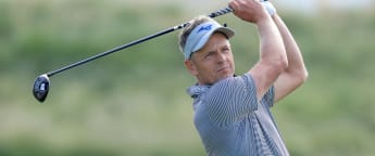 Luke Donald leads by one in Abu Dhabi after superb 64
