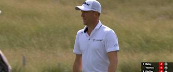 Justin Thomas joins the lead from downtown at the 12th
