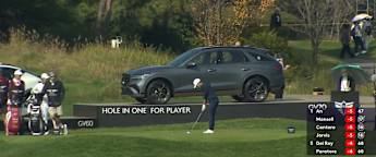 Ivan Cantero goes straight at the flag for a near-ace! 