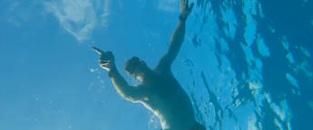 'That was amazing' - Pros go swimming with dolphins in the Indian Ocean