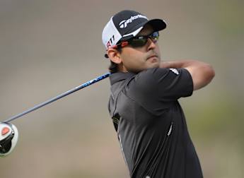 Zanotti leads on home soil