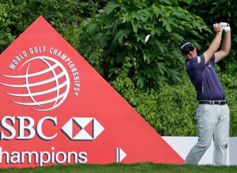 Hanson steps up pursuit of McIlroy