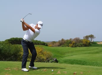 Cañizares remains clear