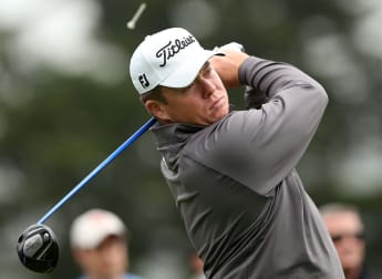 Coetzee applies pressure to Stenson