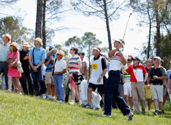 Luiten joins Pepperell in clubhouse lead