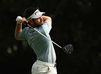 Oosthuizen downs Sullivan to advance