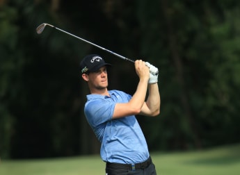 Pieters holds halfway lead in Malaysia