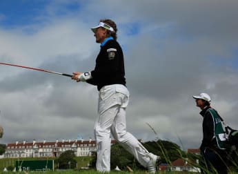 In-form Langer leads after stunning 62