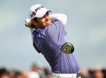 Oosthuizen claims lead at St Andrews