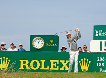 Flawless Langer leads the way