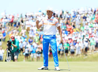 Fowler ahead after round one