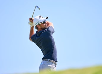 Gros goes low to move clear in Seville