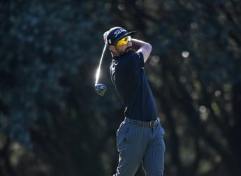 Laporta stays in front on low-scoring day in France