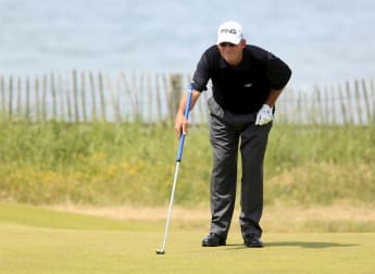 Cunning play sees Mike lead in Wales