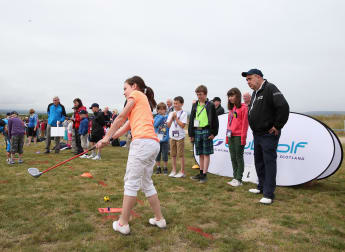 First Minister hails impact of ClubGolf on Junior Membership Numbers