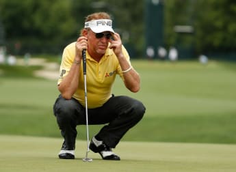 Jiménez made to wait for maiden Major