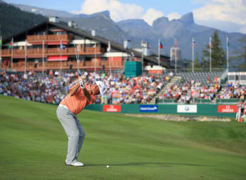 Duo head queue in bunched field