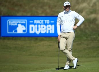 Wallace extends his lead on day three