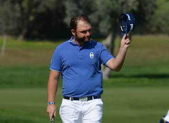 Sullivan storms ahead in Portugal