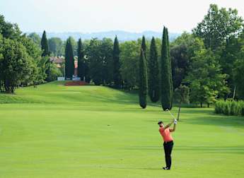 Van Rooyen moves ahead in Italy