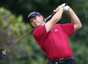 Goosen going well before rain delay