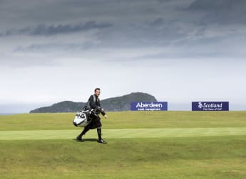 Hill and Wright on course for Gullane