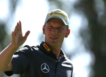 Siem keeps Masters dream alive