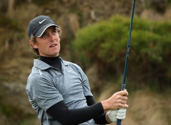 Fleetwood in fine form as play resumes