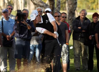 Lawrie leads as Ferrie roars into contention