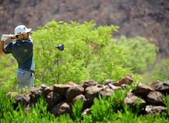 Oosthuizen edges ahead in sun City