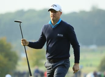 Birdie blitz sees Noren take the lead