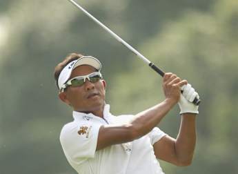 Jaidee makes early move