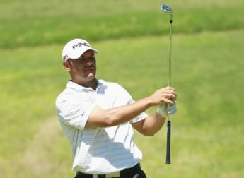 Pieters hits the front