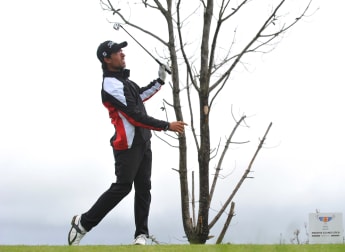 Lee leaps ahead at weather-affected Madeira