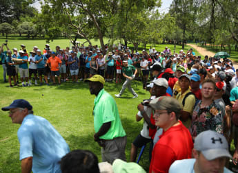 Oosthuizen ace keeps pace with Grace