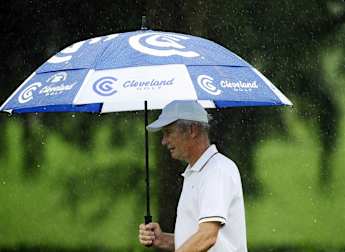 Heavy rain stops play in Taiwan