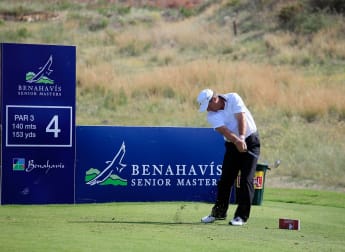 Senior stars chase down Mouland lead