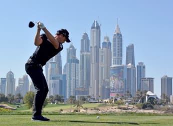 Brilliant Willett moves ahead